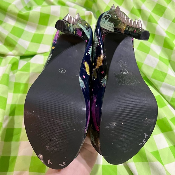 Too Fast Pastel & Black Gun Pistol Peep Toe Spiked Heels - Picture 6 of 7